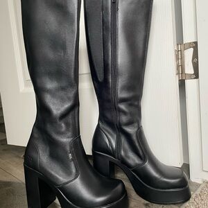 Elegant Black Heeled Boots for Women
